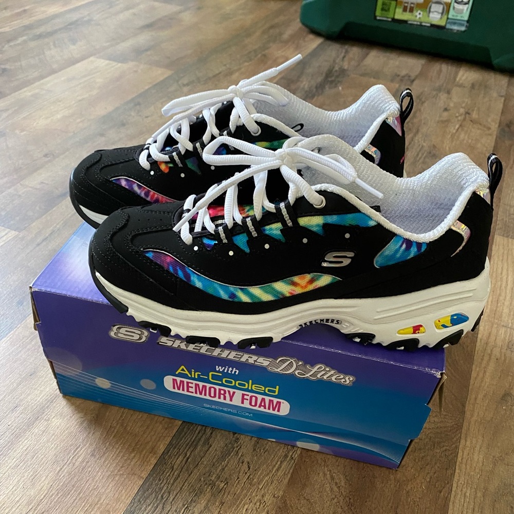 Sketchers D’Lites for sale, women’s size 9, only worn one time since I got them.